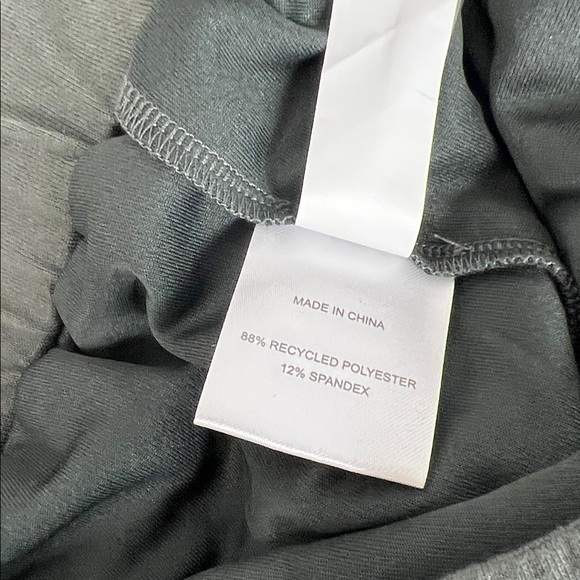 Quince Size Large Performance Tech Skort Olive NWT - Picture 5 of 10